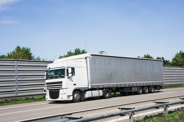 samochodów ciężarowych na niemieckich autostradach, autostrady - Zdjęcie, obraz