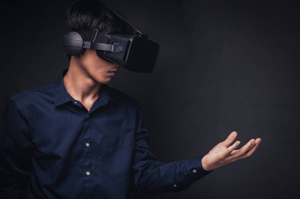VR gözlük bağlantısı metaverse çevrimiçi teknoloji - Fotoğraf, Görsel