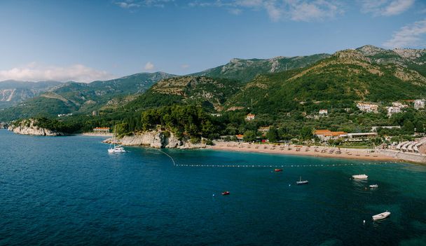 Playa Real de Villa Milocer. Montenegro. Vista aérea - Foto, imagen