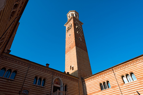 Lamberti wieża i ragione palcae - verona, Włochy - Zdjęcie, obraz
