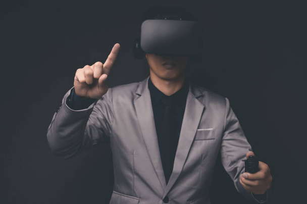 VR bril verbinding metaverse online technologie - Foto, afbeelding