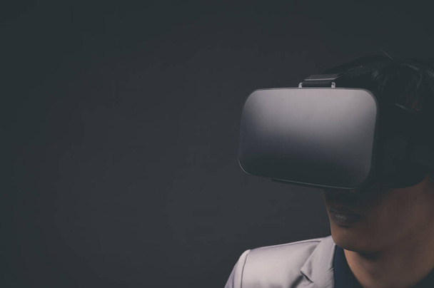 VR bril verbinding metaverse online technologie - Foto, afbeelding