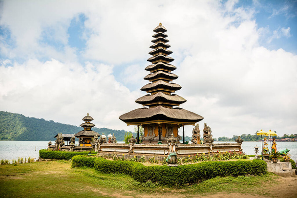 vedute del tempio santo di bali, indonesia - Foto, immagini