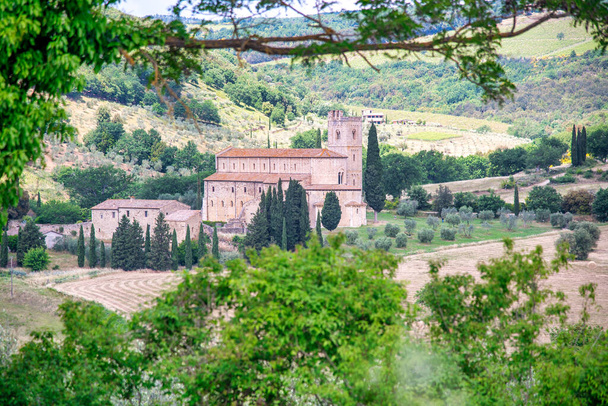 Abbay of Saint Antimo στην Τοσκάνη, Ιταλία - Φωτογραφία, εικόνα