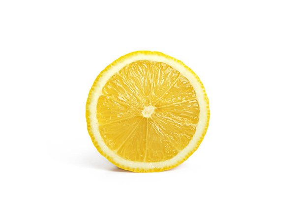 fatia de limão, caminho de recorte, isolado em um fundo branco
 - Foto, Imagem
