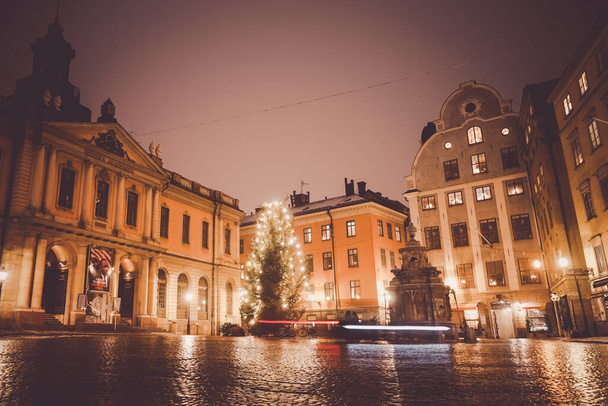 Vista noturna de Gumla Tan Old Town. Localização do tiroteio: Sweden, Stockholm - Foto, Imagem