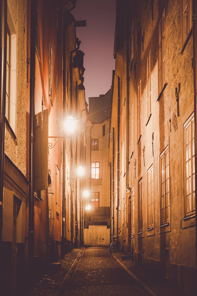 Night view of Gumla Tan Old Town. Shooting Location: Sweden, Stockholm - Foto, afbeelding