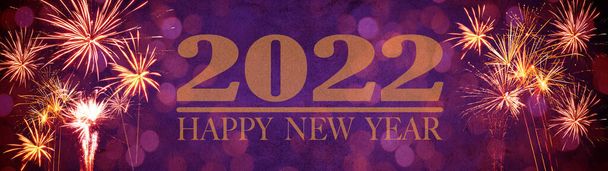 Happy New Year Party Silvester háttér banner panoráma long- Arany sárga tűzijáték rusztikus lila kő beton textúra, felső nézet helyet a szöveg - Fotó, kép