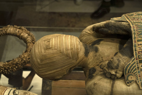 Egyptische mummie dicht omhoog detail - Foto, afbeelding