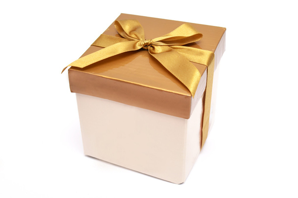 Boîte cadeau en or
 - Photo, image
