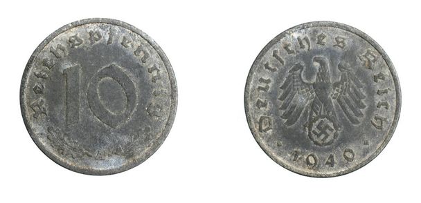 Německo deset pfennig mince na bílém izolovaném pozadí - Fotografie, Obrázek