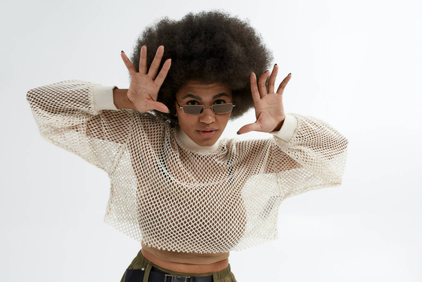 Young serious black woman posing in glasses - Fotoğraf, Görsel