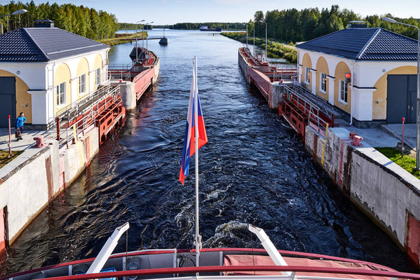 Russia. White Sea-Baltic Canal. Two-chamber gateway No. 8, Exit from the lower chamber - Foto, Imagem