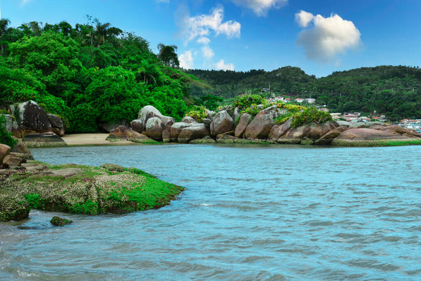 Bela paisagem em Governador Celso Ramos, Welcome Beach em Santa Catarina, Brasil - Foto, Imagem