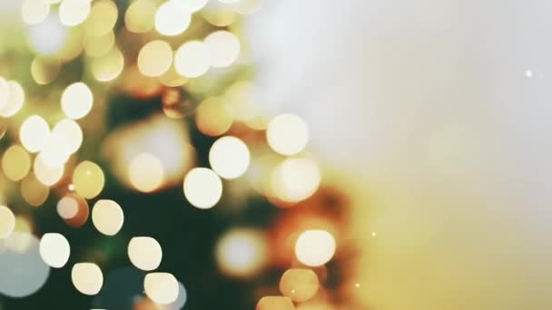 Noel ağacı, şenlikli ışıklar ve süsler, eski oyuncaklar ve süsler, kış tatili ve ev dekorasyonu - Video, Çekim