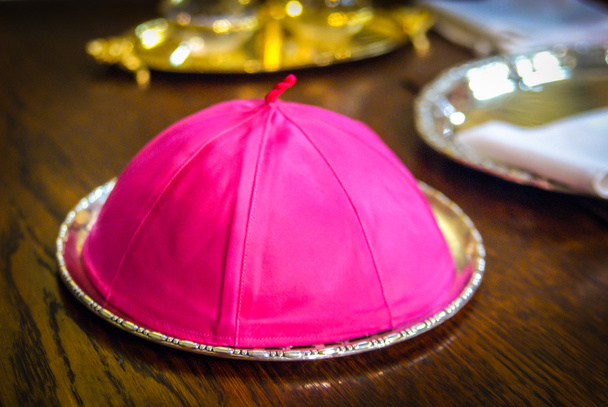 Шапка епископа
 - Фото, изображение