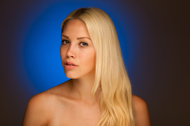 Neauty portrait of cute blonde woman - Valokuva, kuva