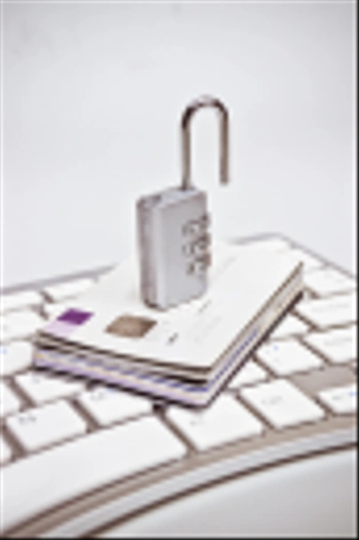 Open-beveiligingsslot op creditcards - Foto, afbeelding