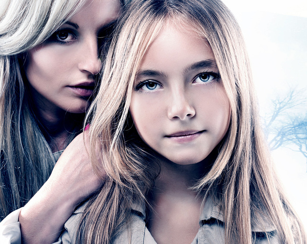 Portrait of mother with daughter - Photo, Image