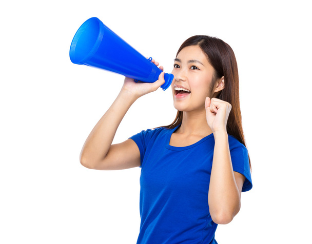 Жінка кричить мегафоном
 - Фото, зображення
