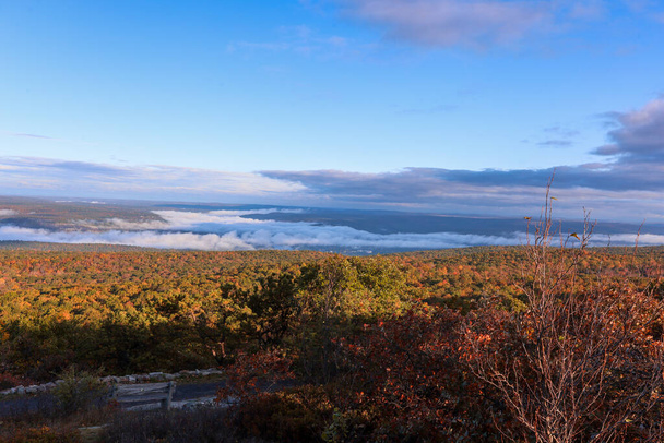 The view of High Point State Park, NJ, Sussex County, crisp fall morning. - Zdjęcie, obraz