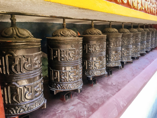 Tradiční modlitební kolo v chrámu v Káthmándú, Nepál - Fotografie, Obrázek