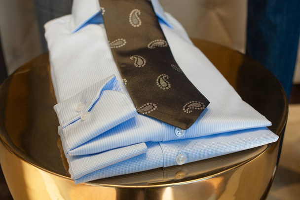 Cravate noire élégante avec sur les chemises - Photo, image