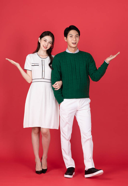 Asian Korean couple in winter fashion, Christmas shopping event concept - Foto, Imagen