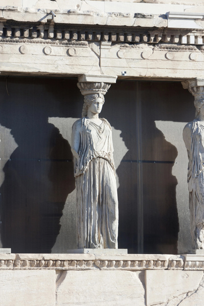 Καρυάτιδες στο Ερέχθειο ναός στην Αθήνα - Φωτογραφία, εικόνα