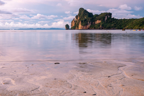 Koh Phi Phi Thaimaa, Turkoosi kirkas vesi Thaimaa Koh Pi Pi, Scenic ilmakuva Koh Phi Phi Island Thaimaassa - Valokuva, kuva