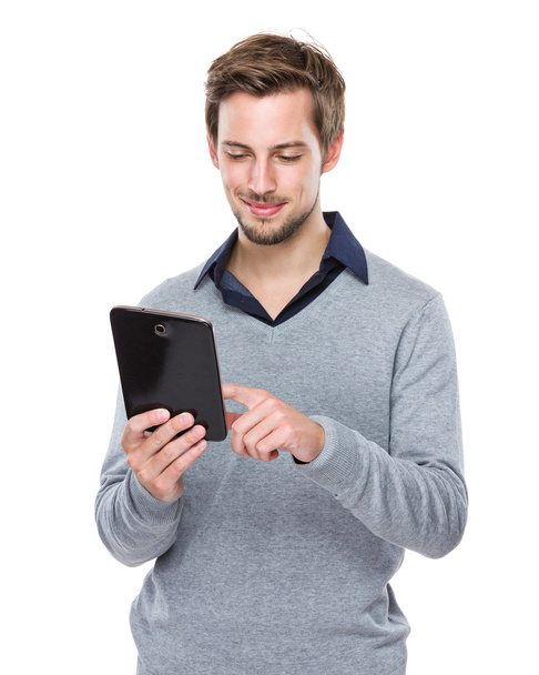 Man using digital tablet - Foto, imagen