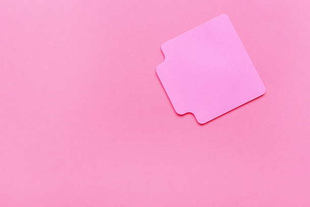 Lepicí poznámky papíry na růžovém pozadí - Fotografie, Obrázek