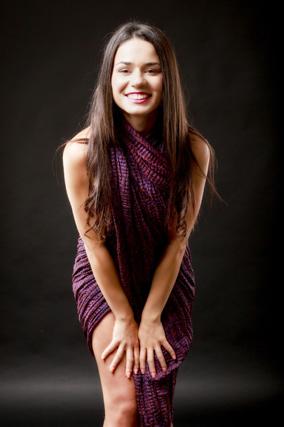 young beautiful caucasian brunette in improvised dress - Foto, immagini