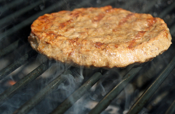 hamburger na grilu - Fotografie, Obrázek