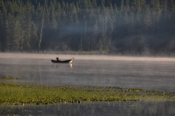 Fisherman, Trillum Lake, Mount Hood, Орегон, США
 - Фото, изображение