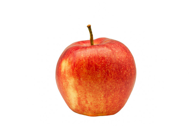 Červené jablko izolované na bílém pozadí. Čisté a přírodní ovoce se zastřihovací pěšinou. - Fotografie, Obrázek