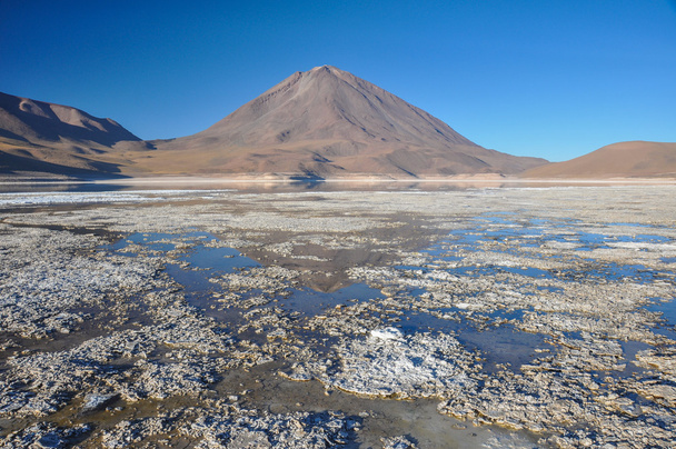 Volcan licancabur és gyönyörű tájak sur lipez, Dél-b - Fotó, kép