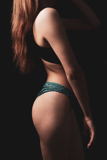 woman sexy posing in lingerie - Foto, afbeelding