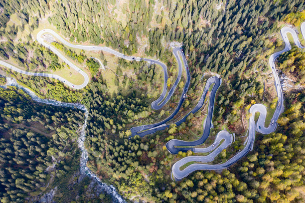 Winding road of the Maloja pass connecting Switzerland and Italy - Фото, зображення