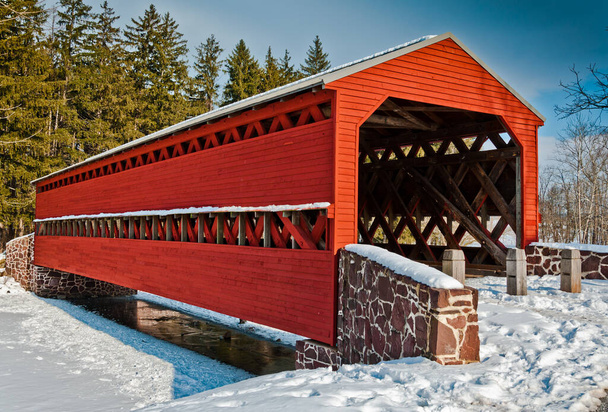 Зима на Sachs Covered Bridge, Gettysburg, Pennsylvania США - Фото, зображення