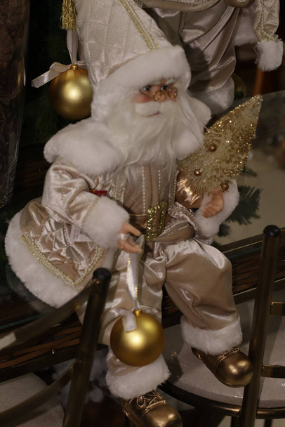 Santa Claus s vánočním oblečením - Fotografie, Obrázek
