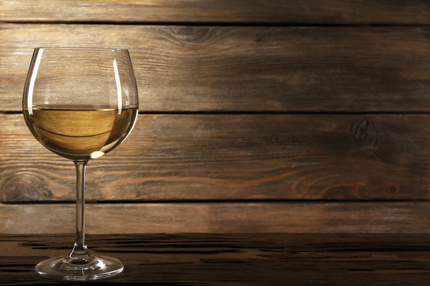 Goblet of white wine - Φωτογραφία, εικόνα