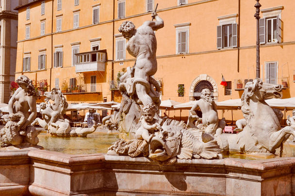 Fontana im Retro-Look der vier Flüsse in Rom - Foto, Bild