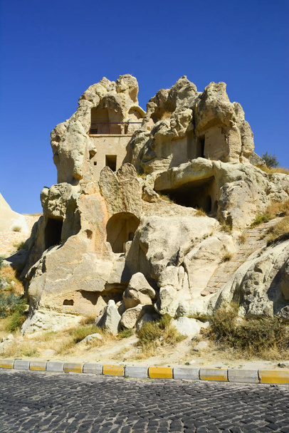 Beautiful mountains of bizarre form located in the heart of Cappadocia - Foto, immagini