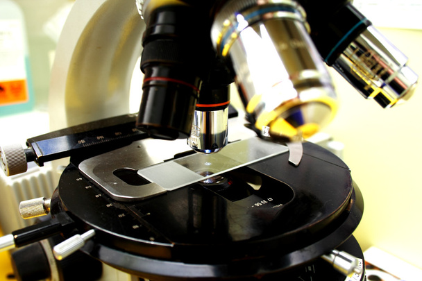 Крупный план объектива микроскопа - Фото, изображение
