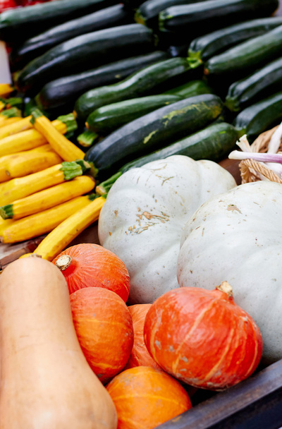 Gemüse auf dem Bauernmarkt - Foto, Bild