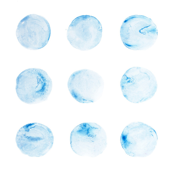αφηρημένη Υδατογραφία ακουαρέλα χέρι επιστήσω art μπλε κύκλο χρώμα πιτσιλίσματα λεκέ σε άσπρο φόντο - Φωτογραφία, εικόνα