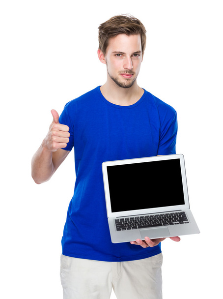 Homem usando computador portátil - Foto, Imagem