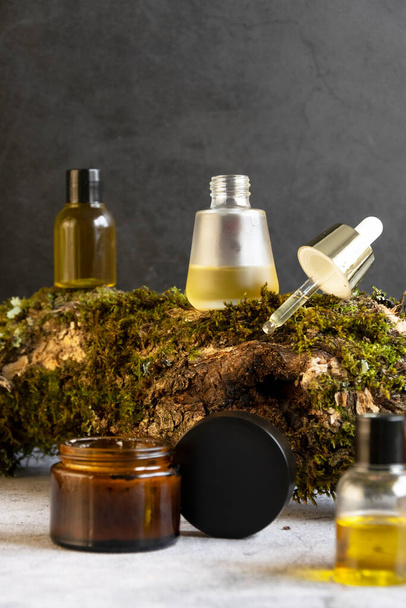 Эфирные масла для ароматерапии, концепция экологической натуральной косметики - Фото, изображение