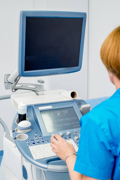 medical ultrasound scanner close-up. Doctor makes ultrasound diagnosis - Zdjęcie, obraz